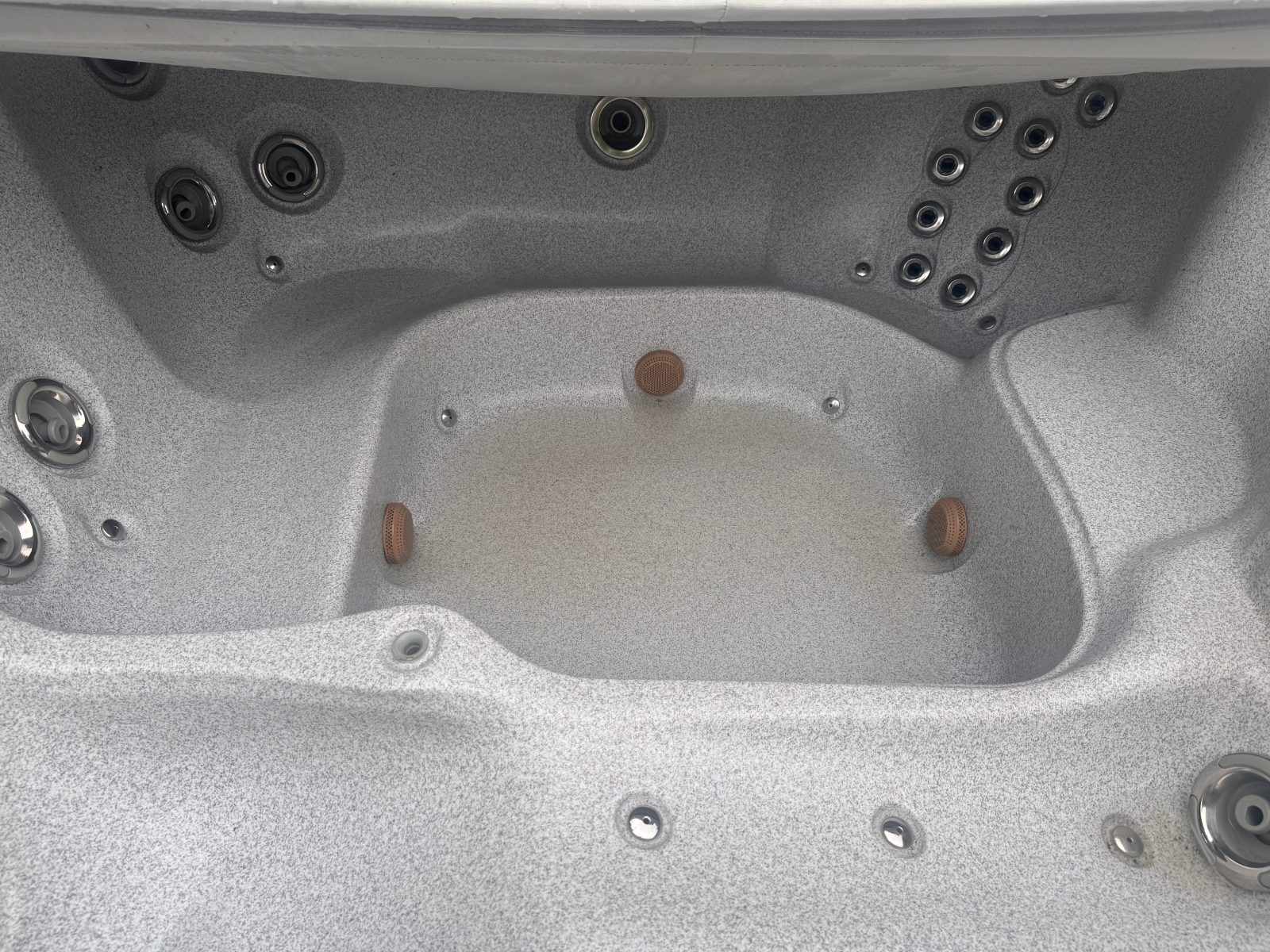 Sundance Spas Sentry Hot Tub Fair Condition - Dublin, OH - photo 12