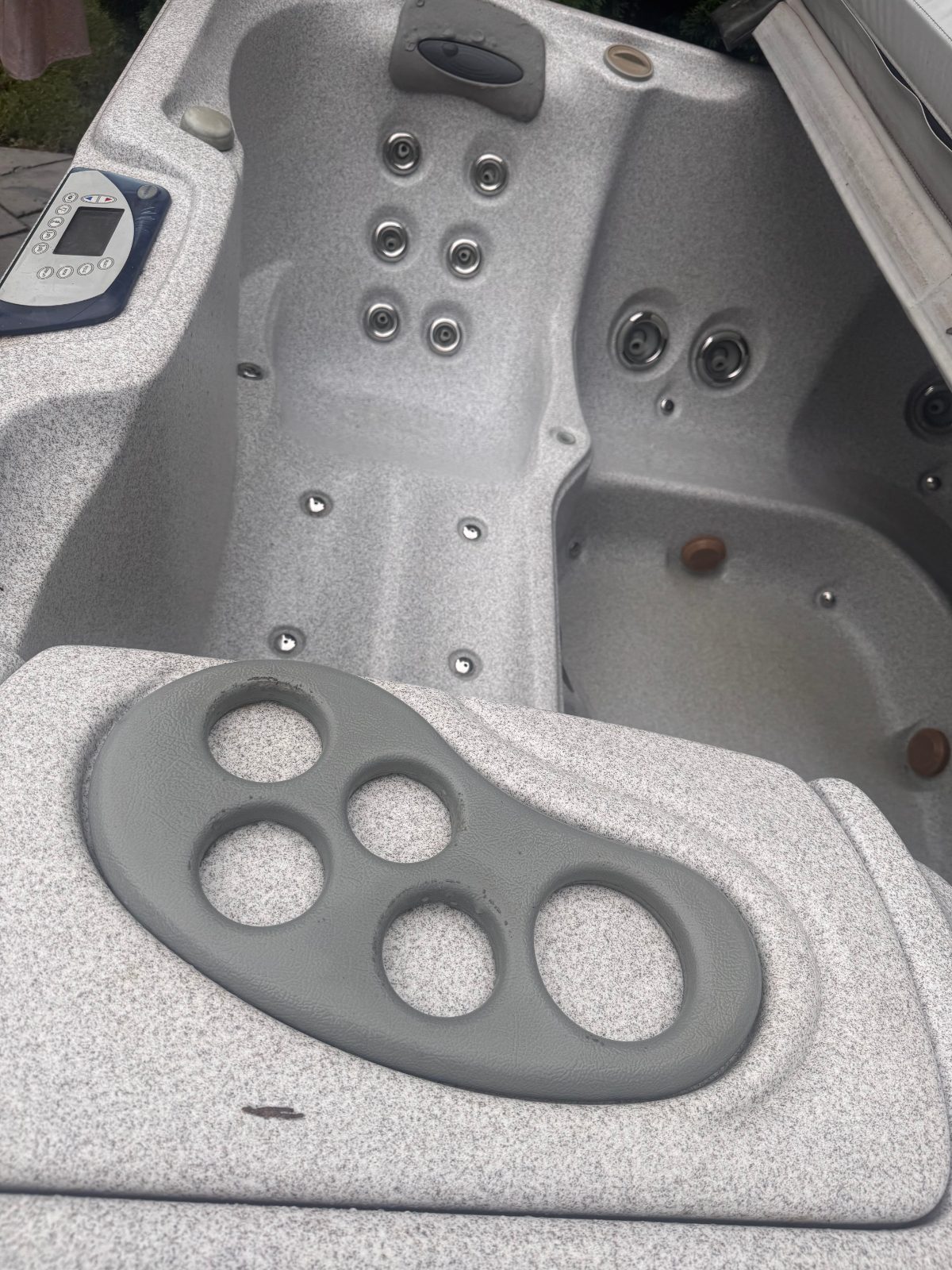 Sundance Spas Sentry Hot Tub Fair Condition - Dublin, OH - photo 10