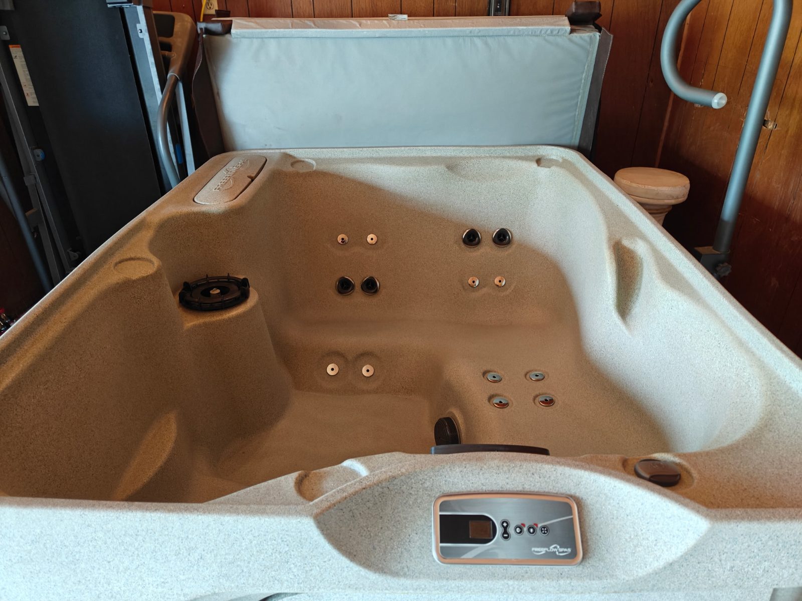 Freeflow Spas Azure Hot Tub Like New Condition - Hewitt, TX - photo 4