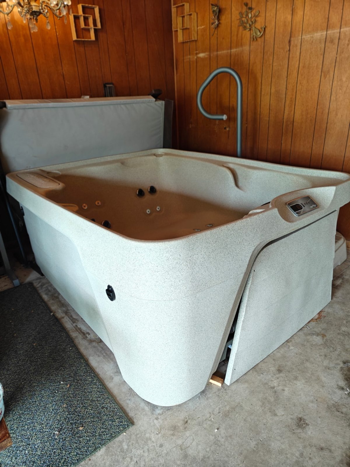 Freeflow Spas Azure Hot Tub Like New Condition - Hewitt, TX - photo 5