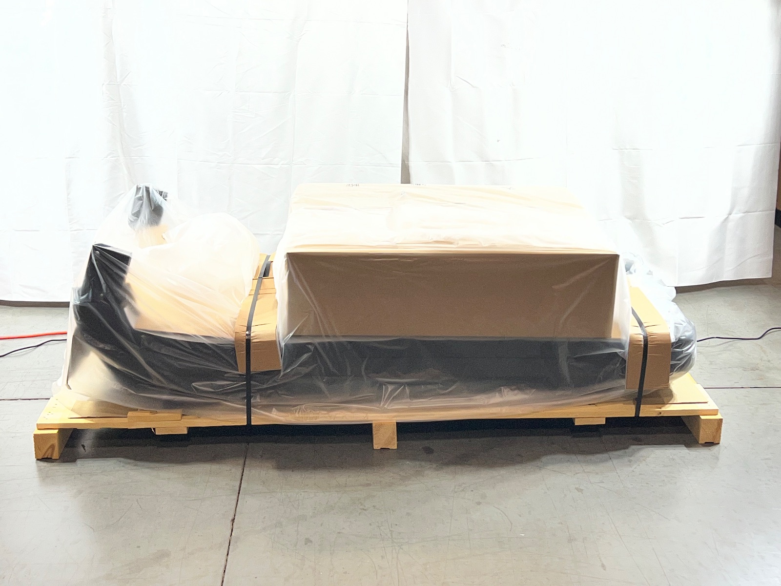 2025 TechnoGym Run Artis Commercial Treadmill Excellent Condition - photo 2