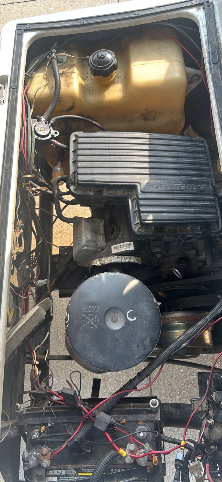Yamaha G29 Lifted Golf Cart - Like New - 2016, photo 2 of 9