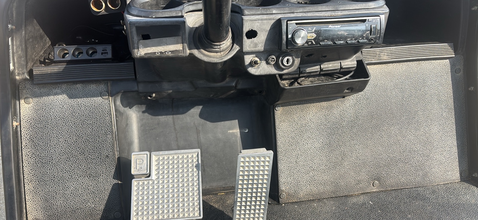 Yamaha G29 Lifted Golf Cart - Like New - 2016, photo 7 of 9