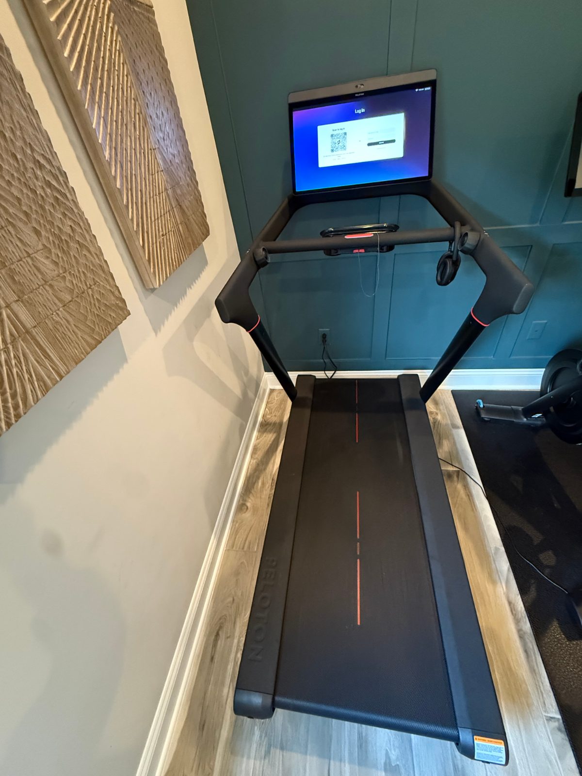 2024 Peloton Tread Excellent Condition Low Usage, photo 3 of 4