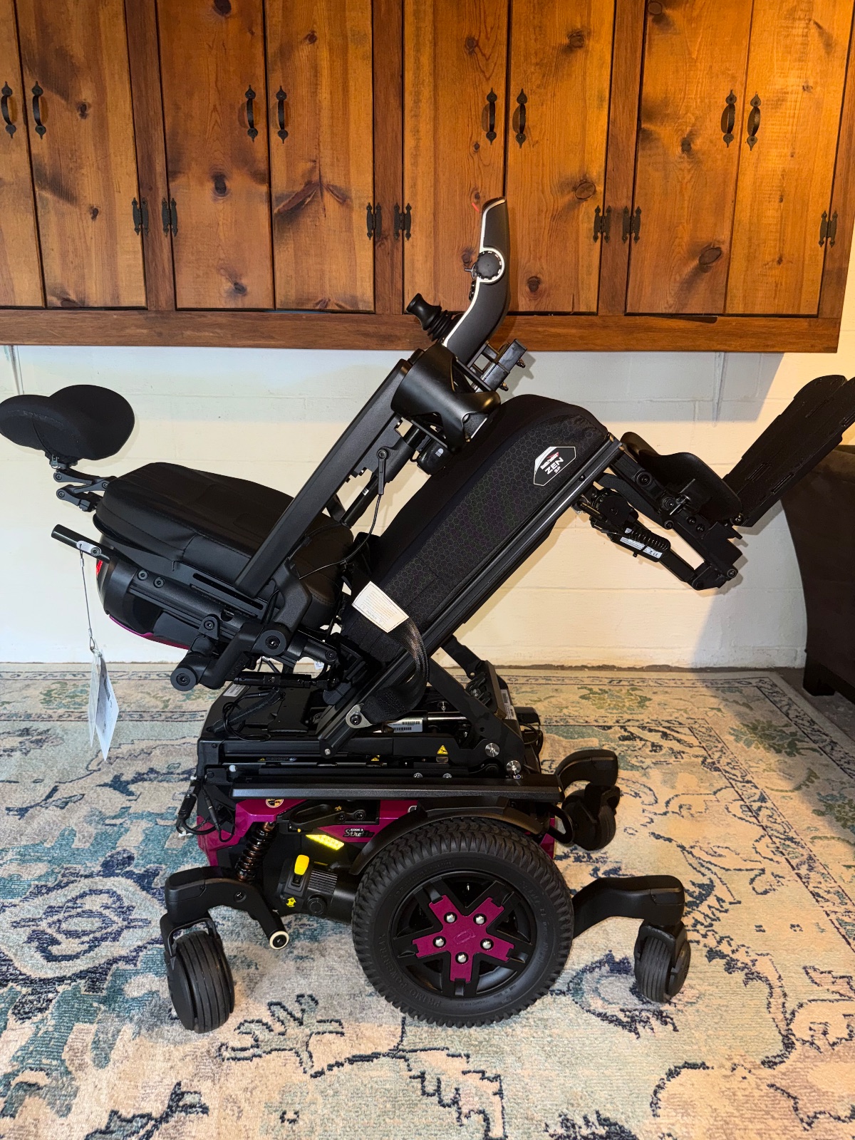 Quantum Edge 3 Stretto Power Wheelchair - Like New - 2024 - Rainbow City, AL, photo 5 of 12