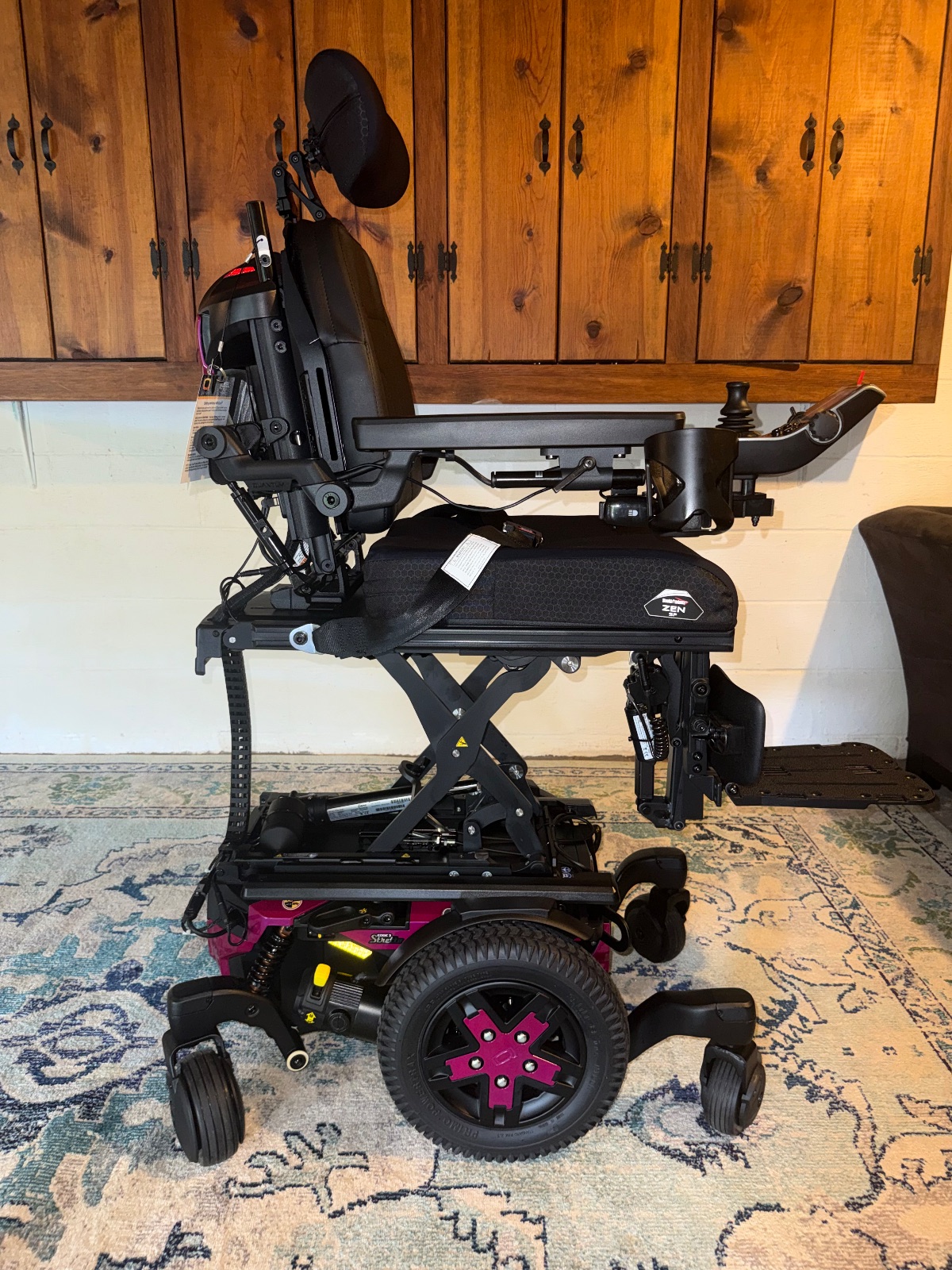Quantum Edge 3 Stretto Power Wheelchair - Like New - 2024 - Rainbow City, AL, photo 7 of 12