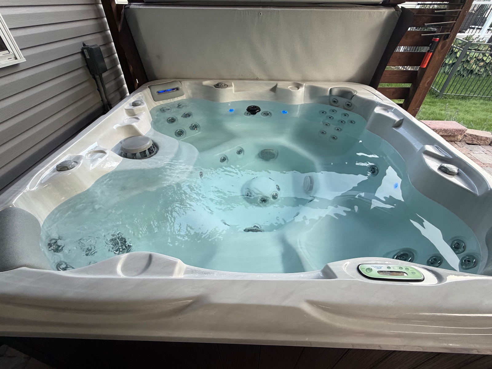 South Seas Spas 748B Hot Tub - Good - South Amherst, OH, photo 6 of 6