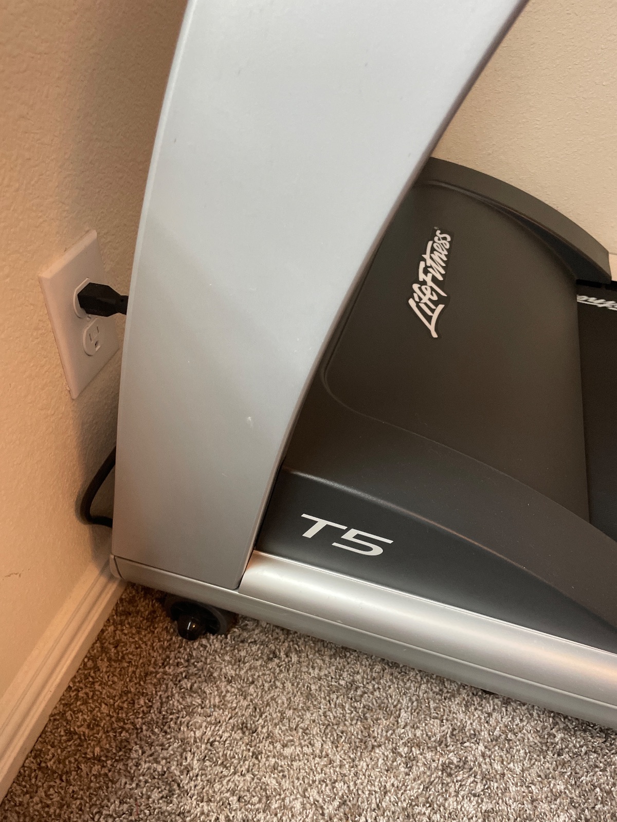 Life Fitness Commercial Treadmill - Excellent - 2021 - Melissa, TX, photo 4 of 6