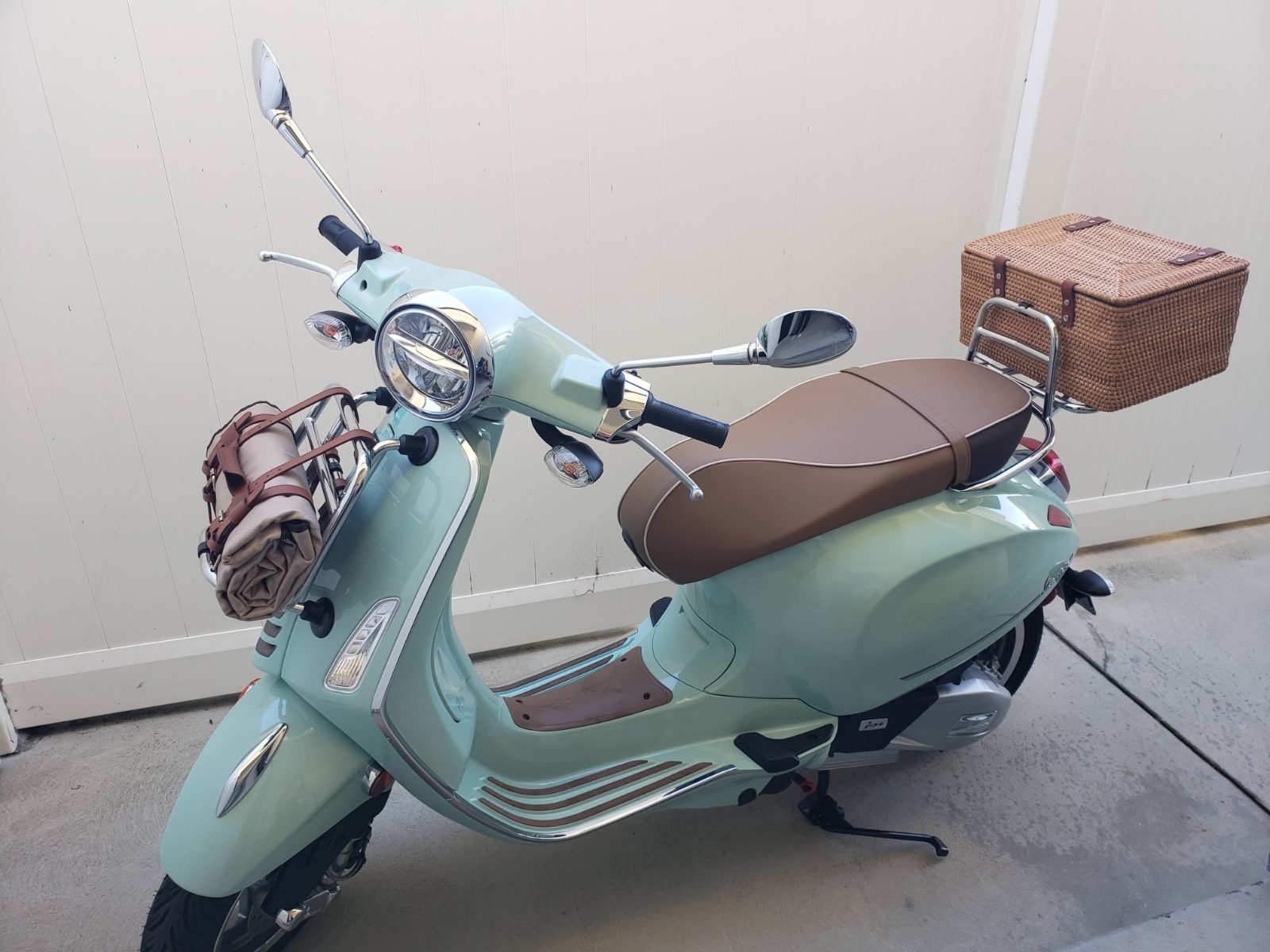 Vespa PicNic 150CC - Like New - 2022 - Temecula, CA, photo 2 of 5