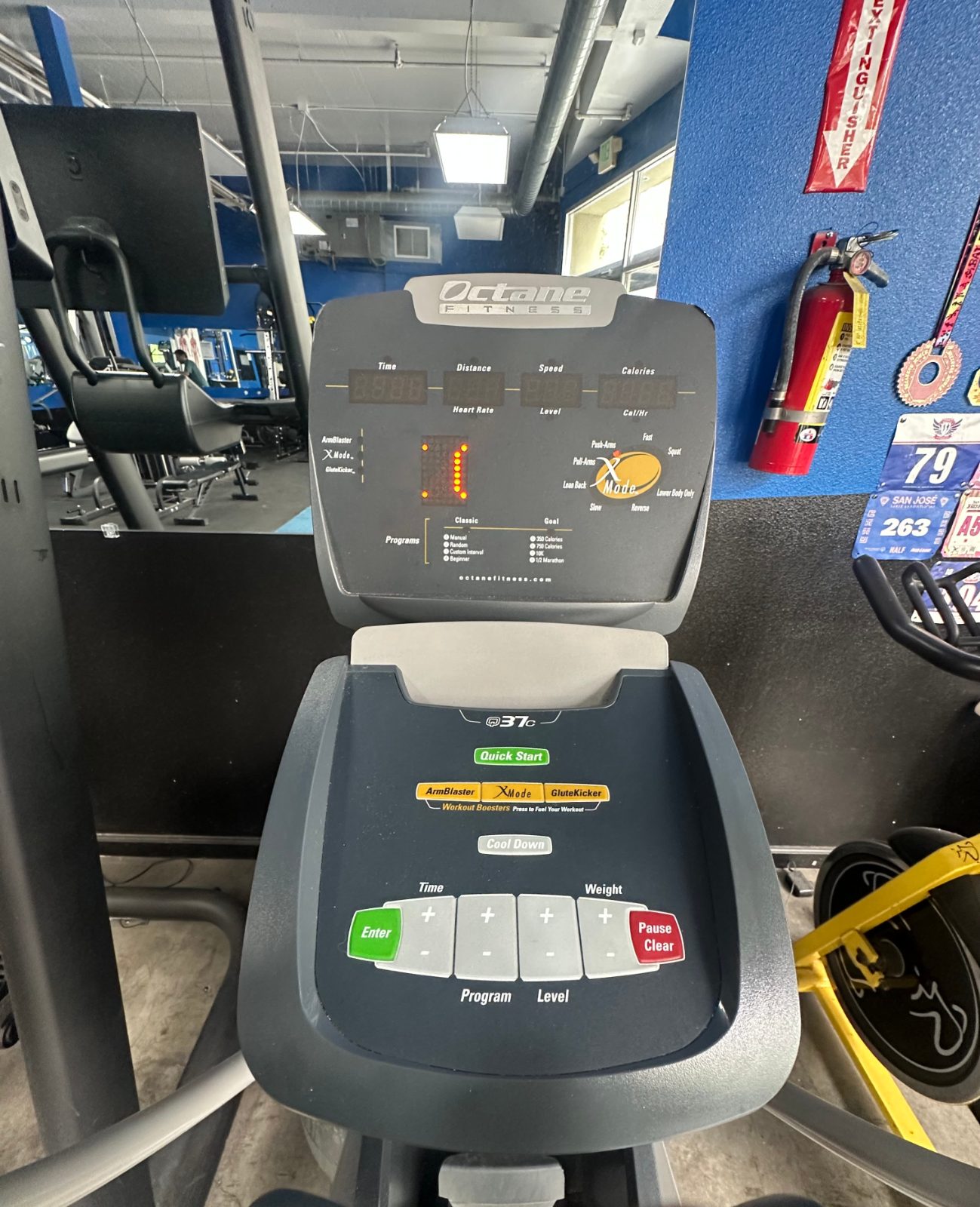 Octane Fitness Q37c Elliptical Cross Trainer - Good - Berkeley, CA, photo 2 of 3