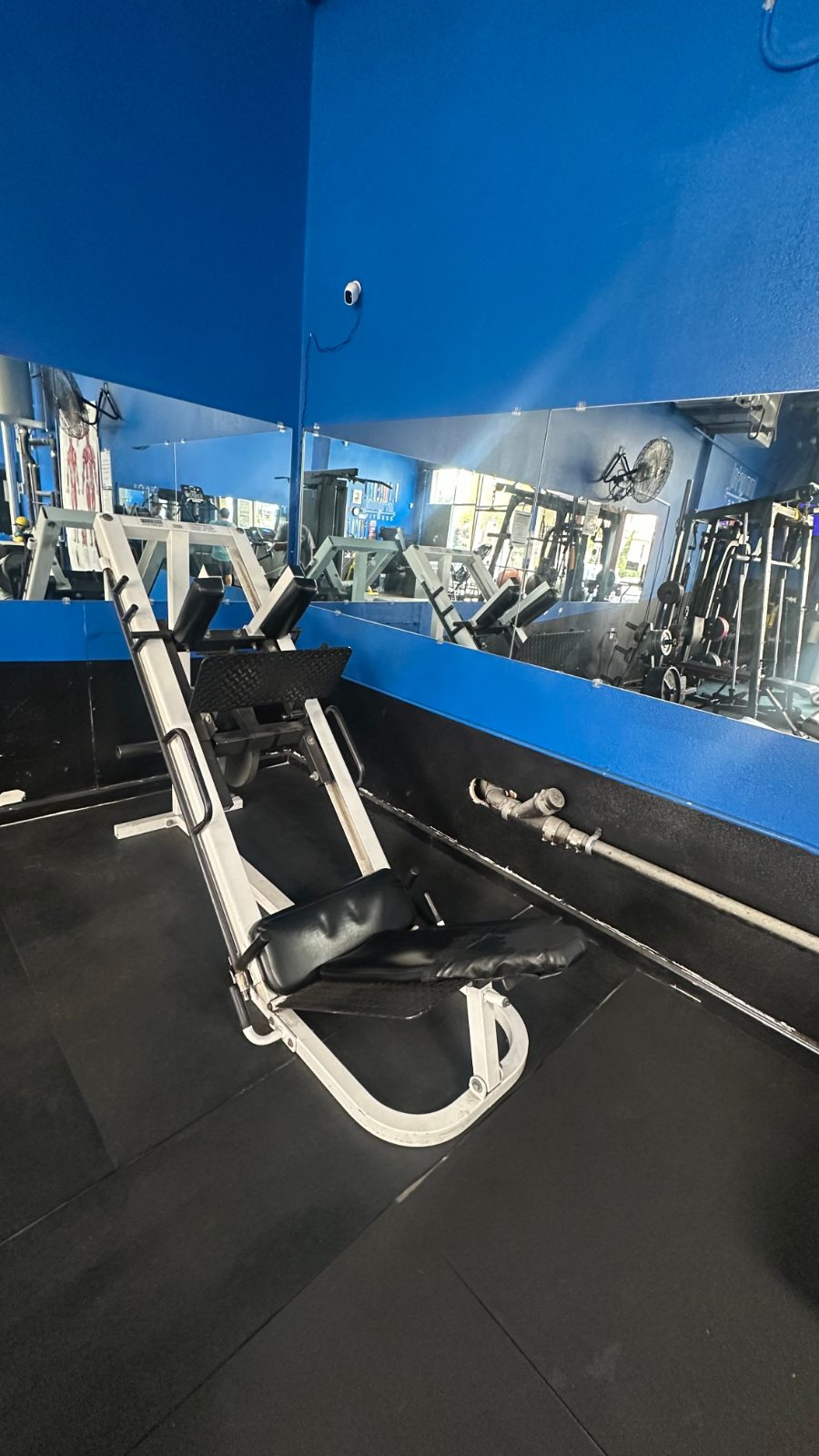 Parabody Hack Squat Leg Press Machine - Good - Berkeley, CA, photo 2 of 3