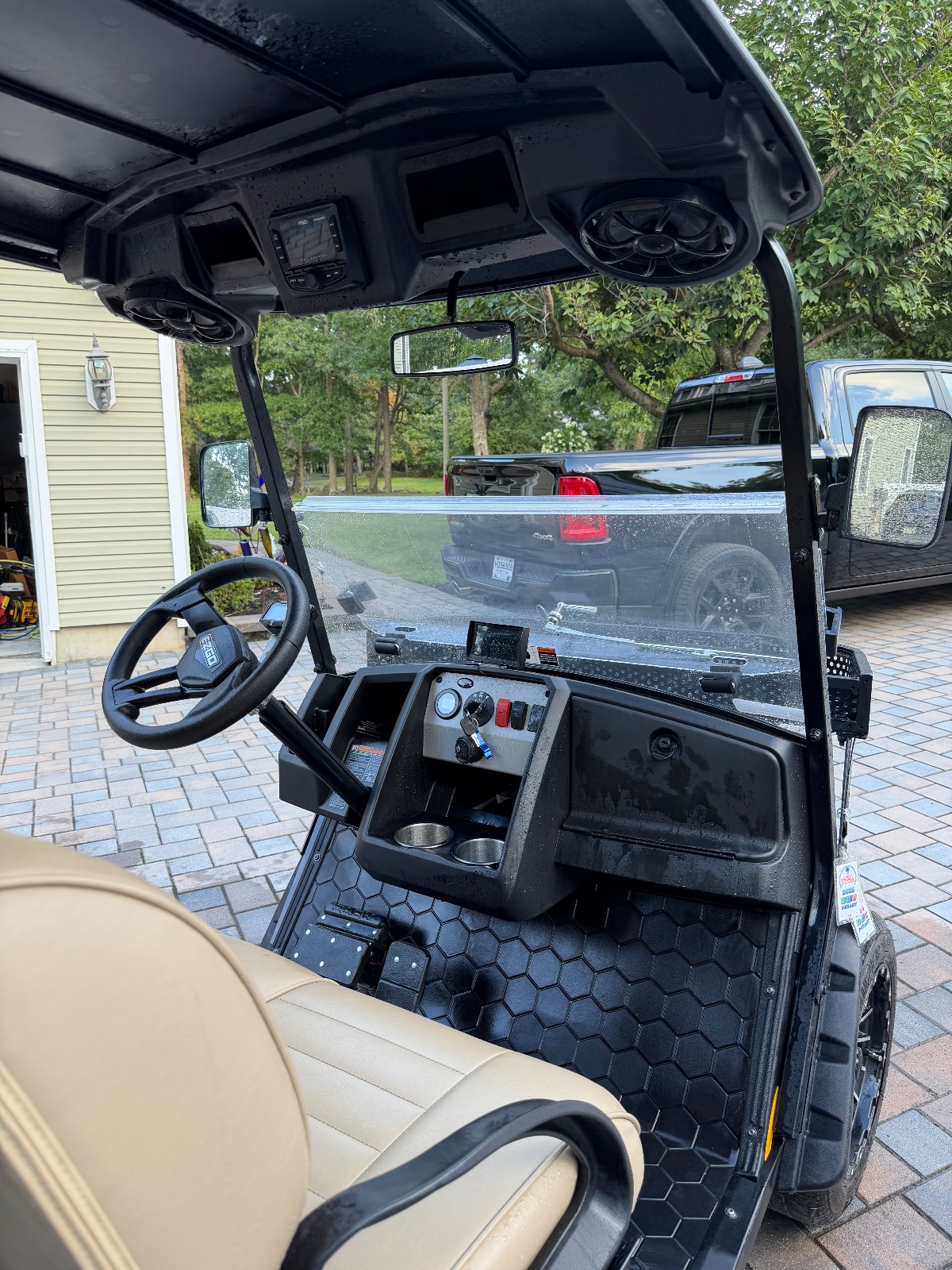 EzGo Liberty - Good - 2023, photo 2 of 4