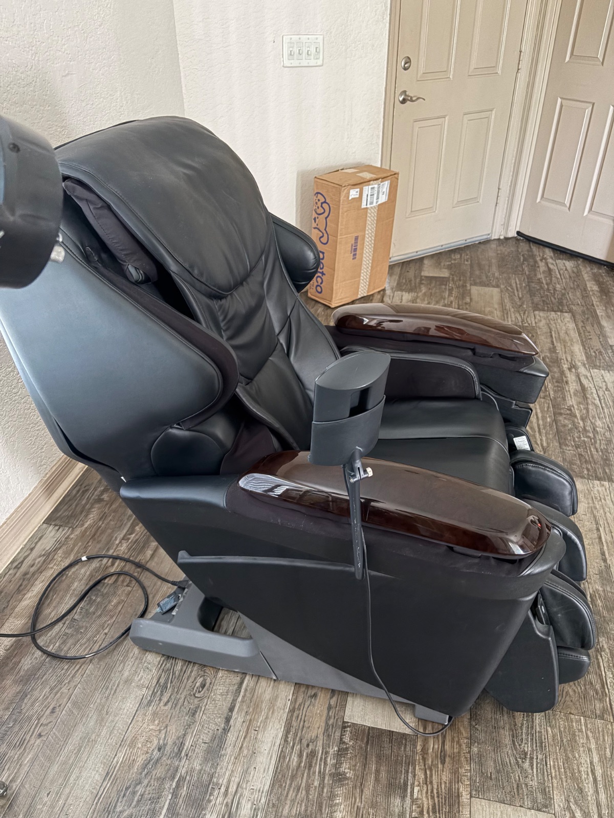 Panasonic EP-MA70 Massage Chair with Remote - Like New - 2022 - Riverview, FL, photo 6 of 7