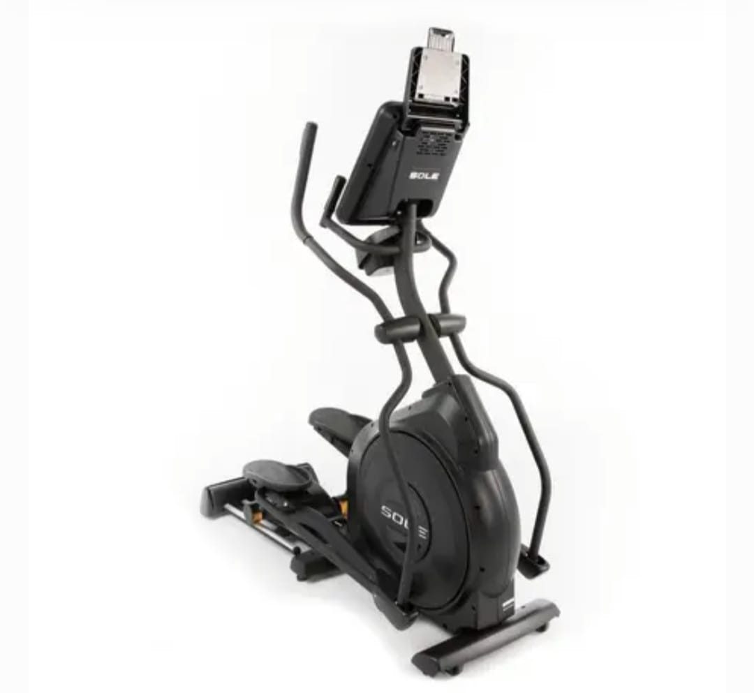 SOLE E25 Elliptical - Like New - San Diego, CA, photo 5 of 8