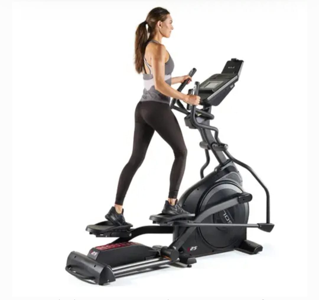 SOLE E25 Elliptical - Like New - San Diego, CA, photo 6 of 8