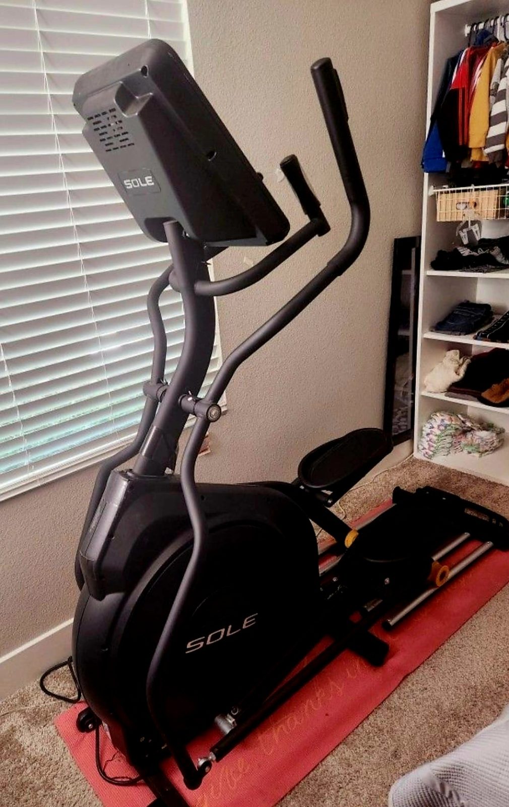 SOLE E25 Elliptical - Like New - San Diego, CA, photo 7 of 8