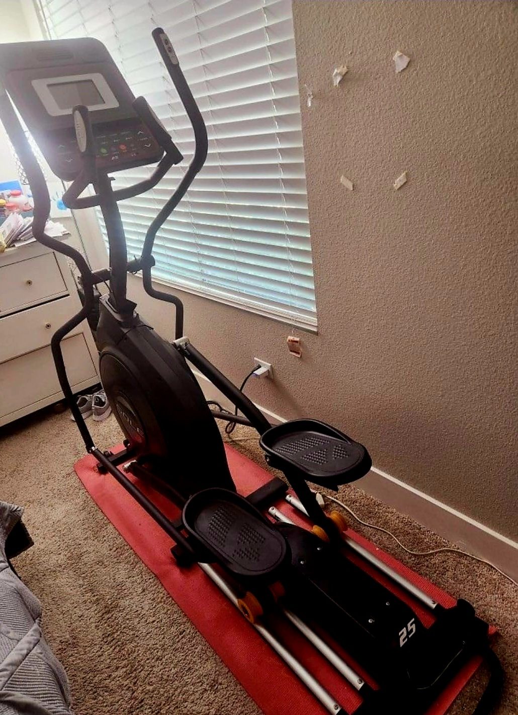 SOLE E25 Elliptical - Like New - San Diego, CA, photo 8 of 8