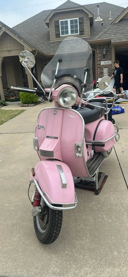 Genuine Stella 150cc - Pink Scooter - Good - 2005 - Glenpool, OK, photo 6 of 6