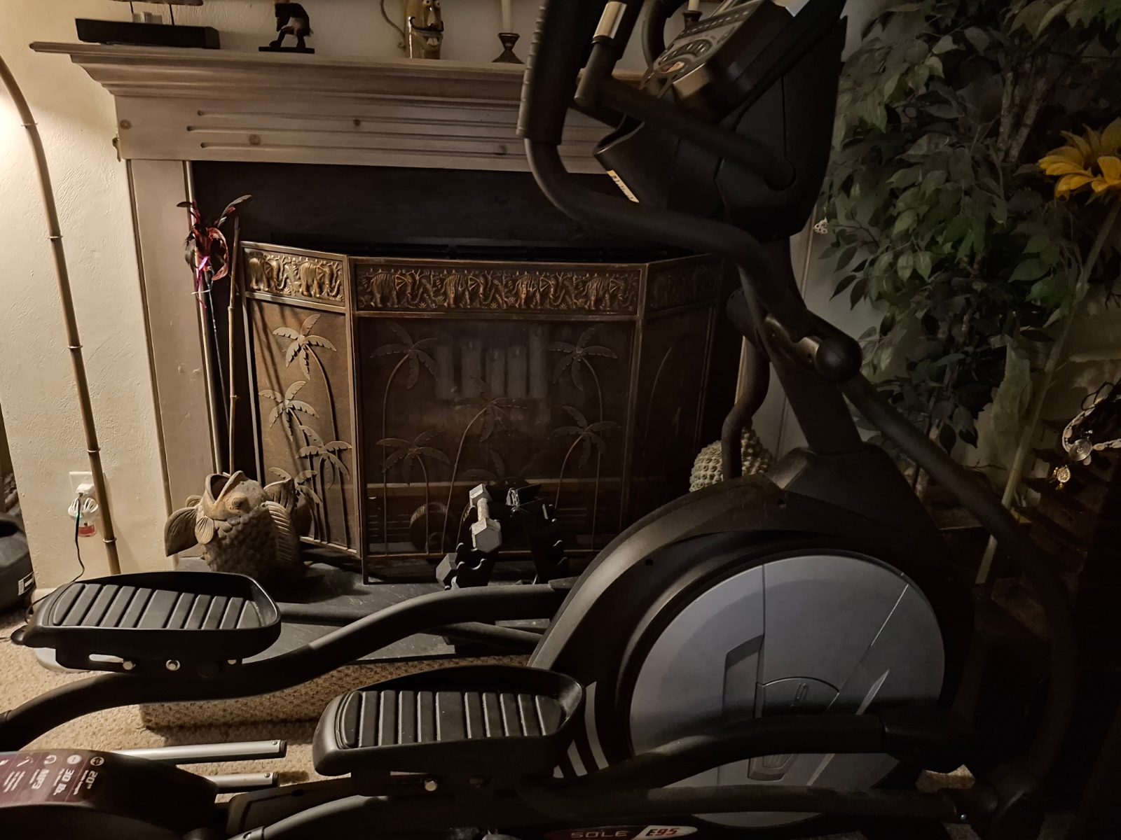 Sole E95 Elliptical Trainer Adjustable Resistance - Like New - Virginia Beach, VA, photo 2 of 3