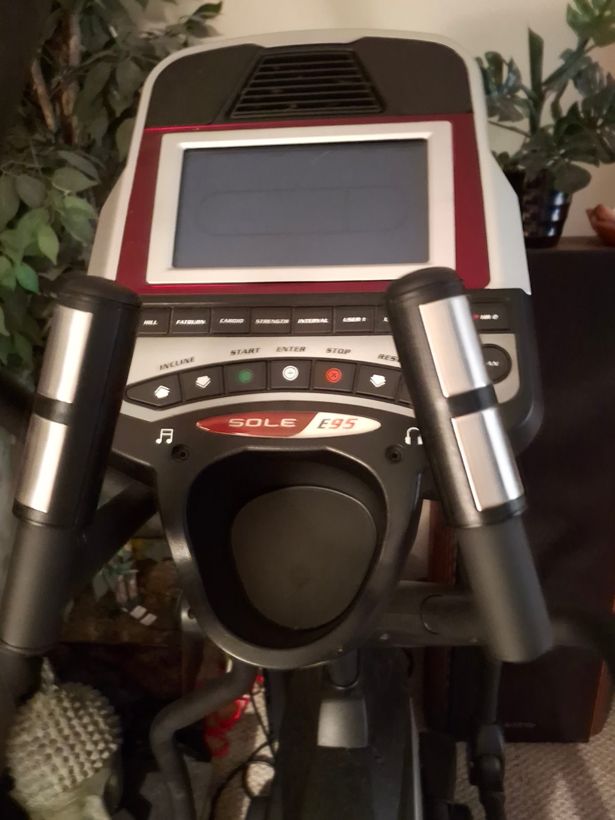 Sole E95 Elliptical Trainer Adjustable Resistance - Like New - Virginia Beach, VA, photo 3 of 3