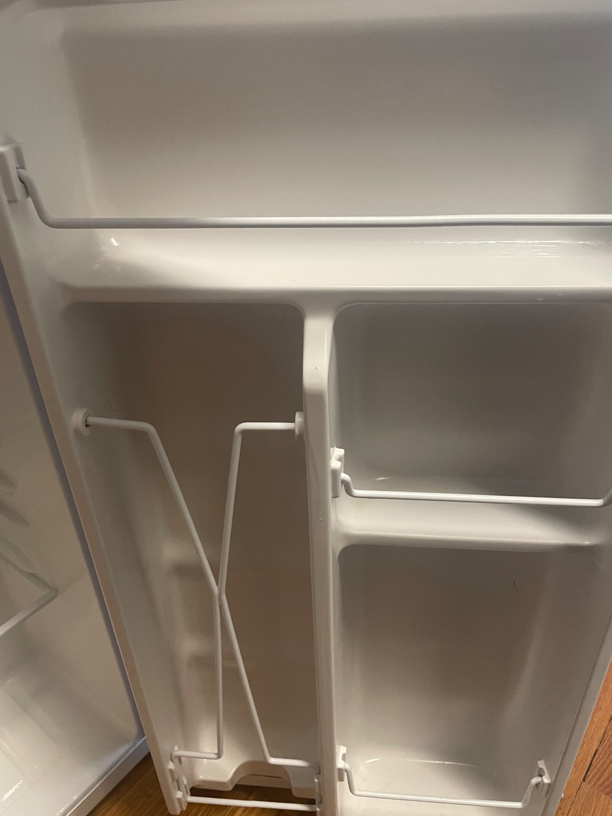 Frigidaire Refrigerator with Adjustable Shelves - Like New - New York, NY, photo 4 of 7