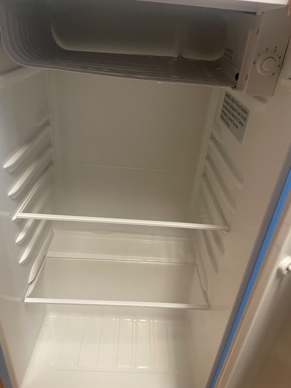 Frigidaire Refrigerator with Adjustable Shelves - Like New - New York, NY, photo 5 of 7
