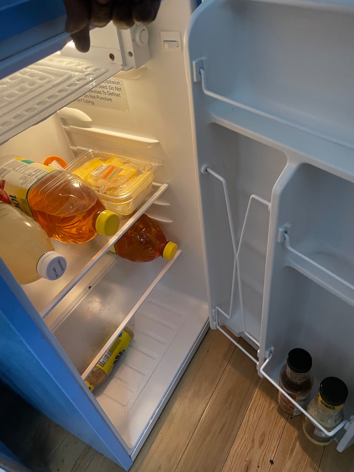 Frigidaire Refrigerator with Adjustable Shelves - Like New - New York, NY, photo 7 of 7
