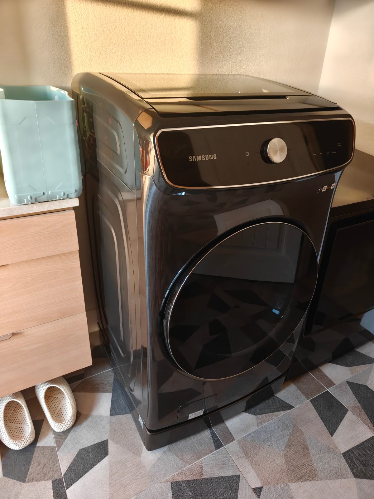 Samsung 5.5 Cu Ft Front Load Washer - Like New - 2024 - Round Rock, TX, photo 2 of 5