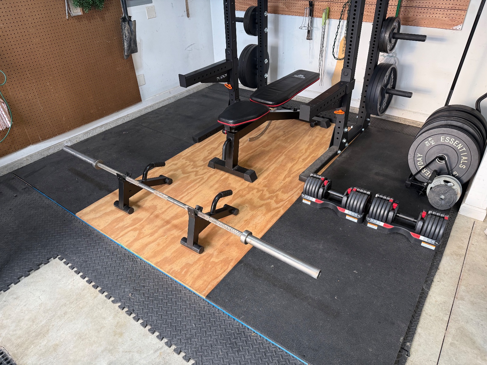 Rogue Power Rack with Adjustable Bench - Good - Churubusco, IN, photo 6 of 7
