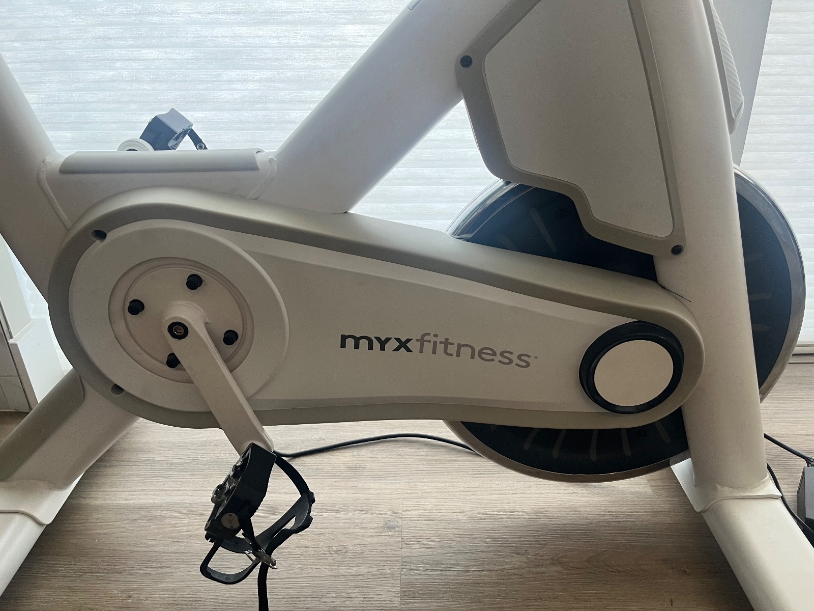 Bodi MYX Fitness Bike, 21.5” Touch Screen, 360 Swivel- Like New – Claremont, CA, photo 4 of 8
