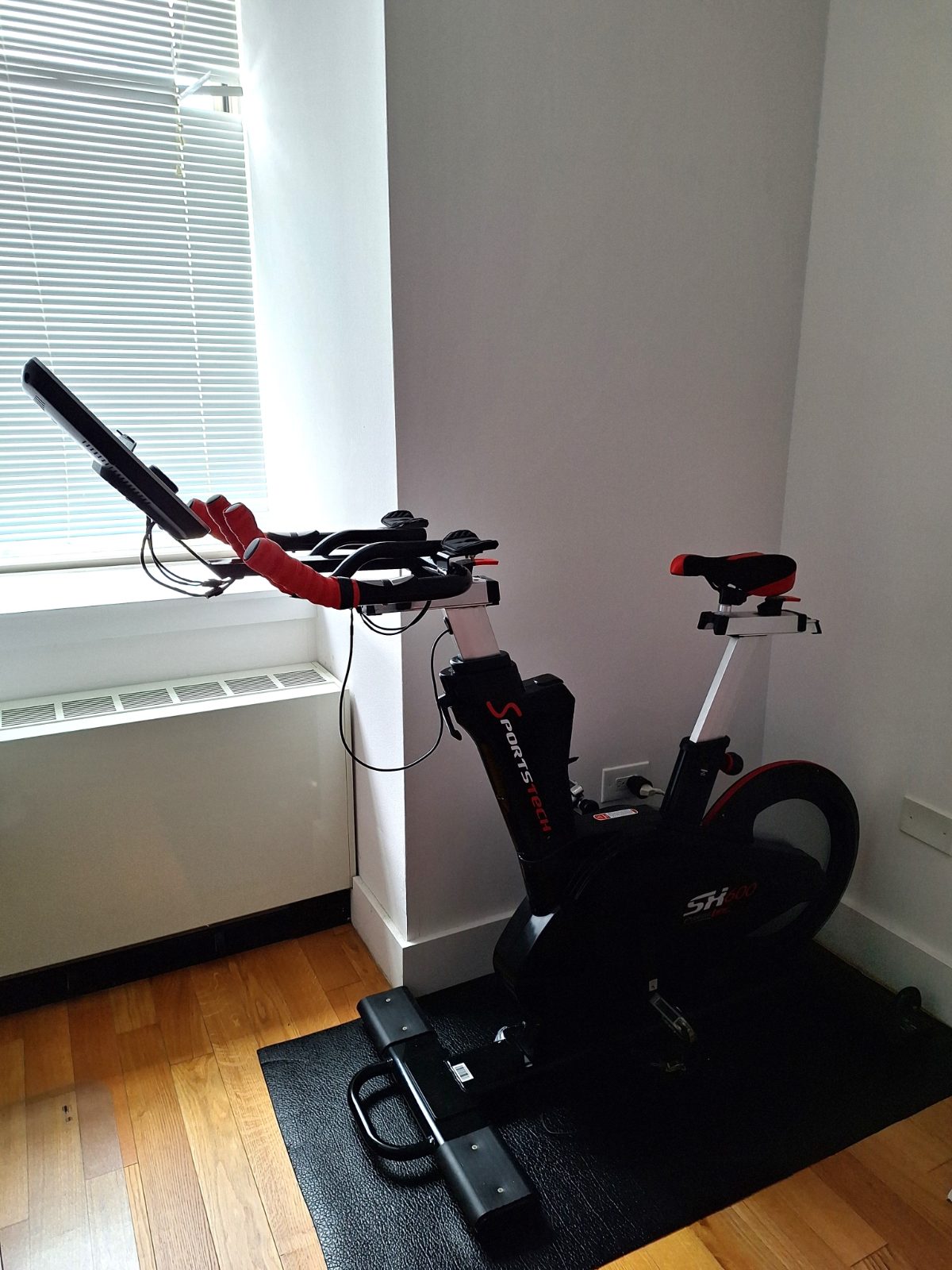 Sportstech SX600 Spin Bike / Indoor Cycling Exercise Bike Peloton Alternative - Excellent - New York, NY, photo 3 of 10