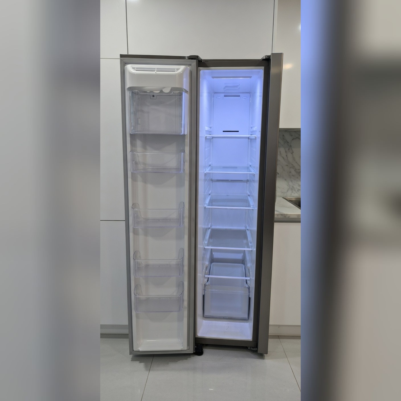 Samsung Side-by-side Fridge, Model RS28A500ASR - Good - Queens, NY, photo 2 of 6
