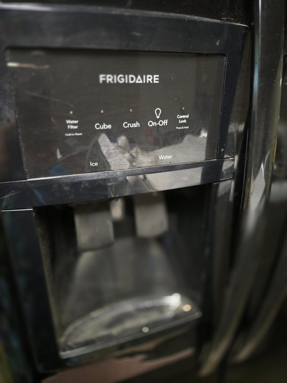 Fridgedaire Side by Side - Like New - Magnolia, OH, photo 5 of 11