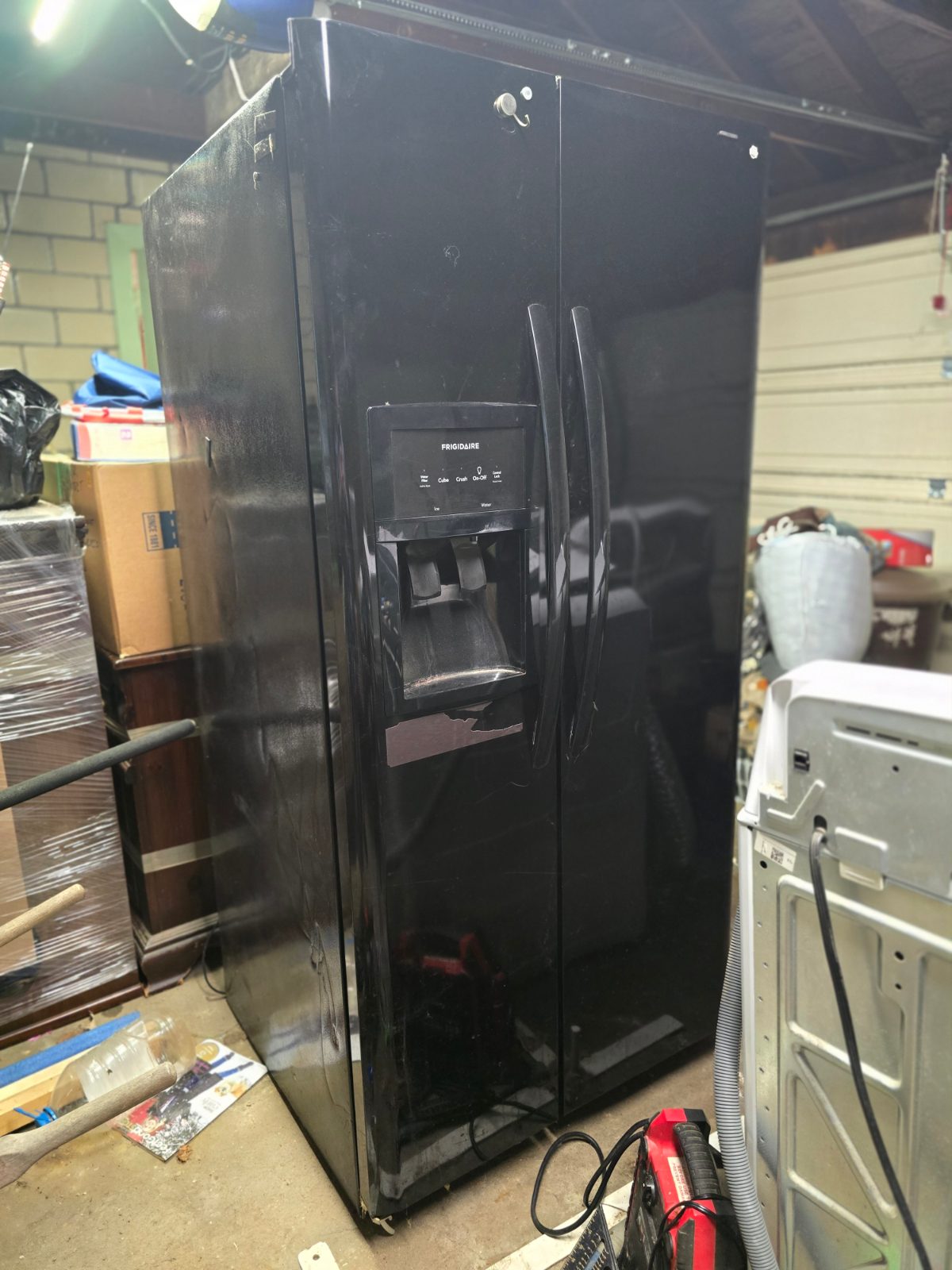 Fridgedaire Side by Side - Like New - Magnolia, OH, photo 8 of 11