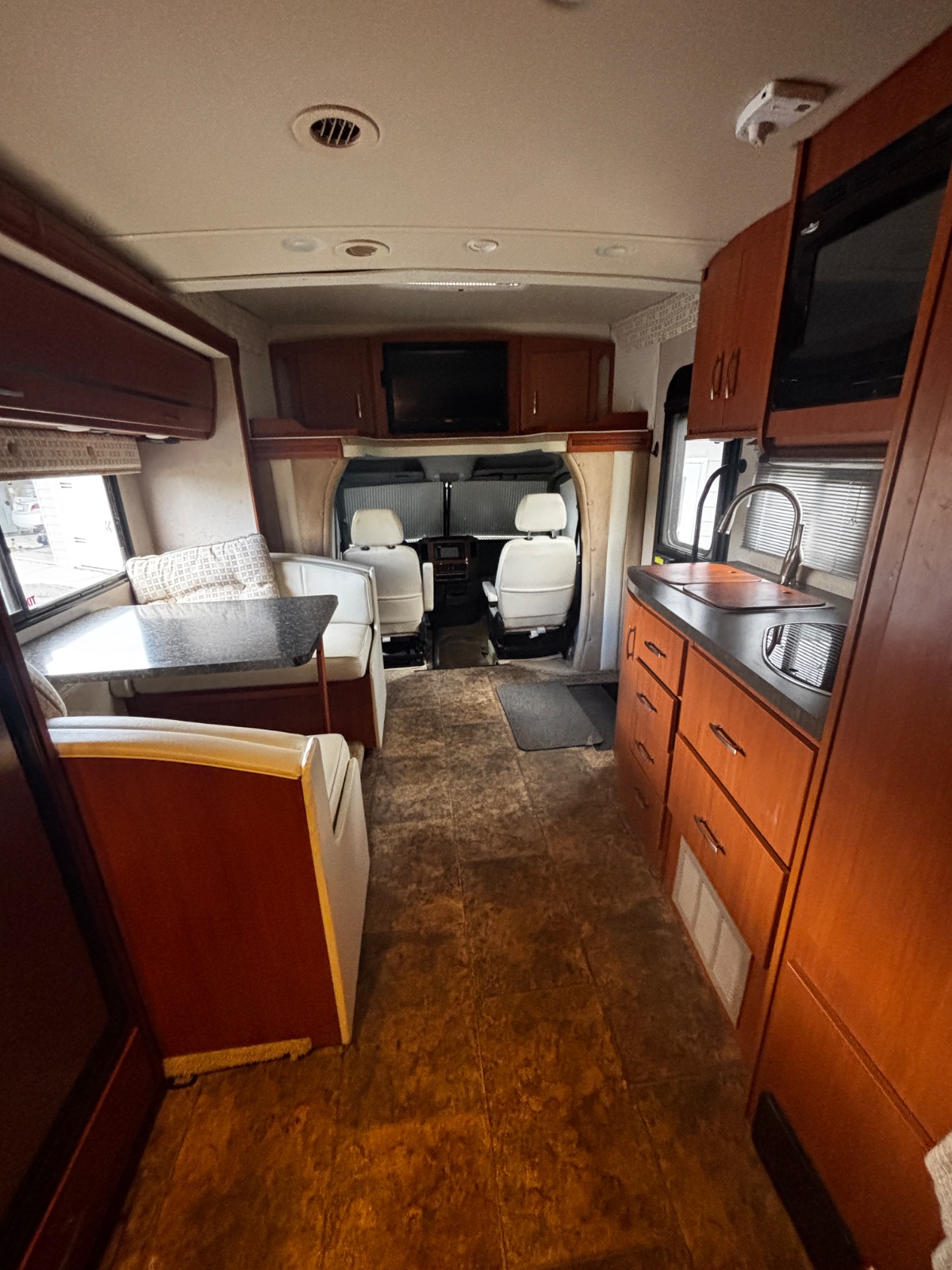 Winnebago View 24J - Good - 2013 - Montana City, MT, photo 7 of 8