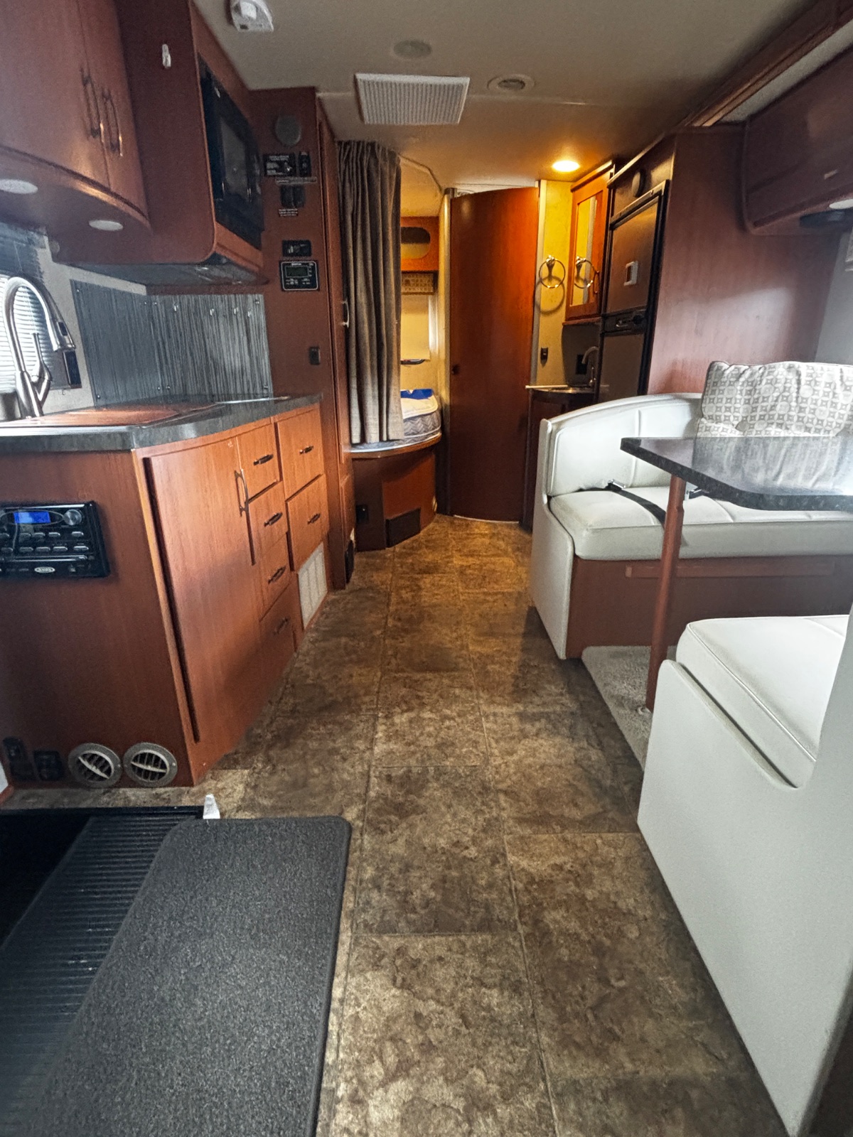 Winnebago View 24J - Good - 2013 - Montana City, MT, photo 8 of 8