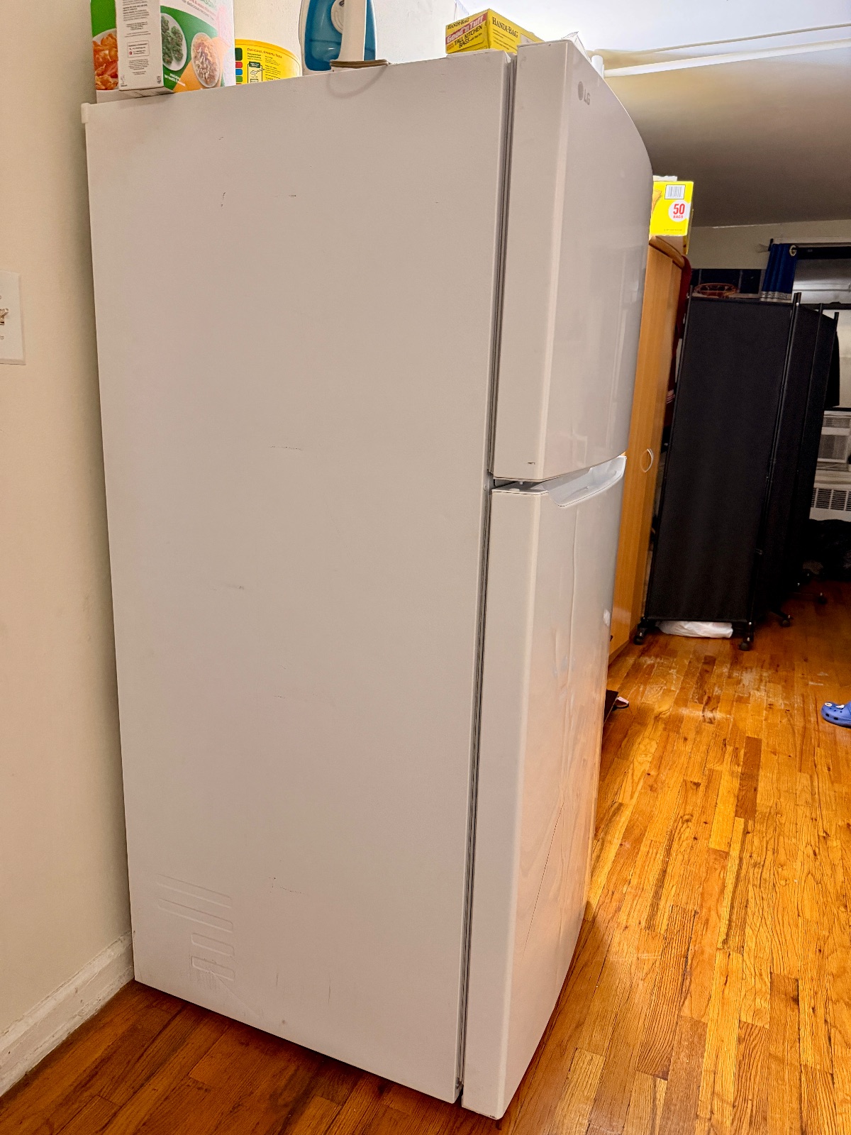 LG 20.2 Cu Ft Top Freezer Refrigerator - Like New - 2025 - Queens, NY, photo 3 of 7