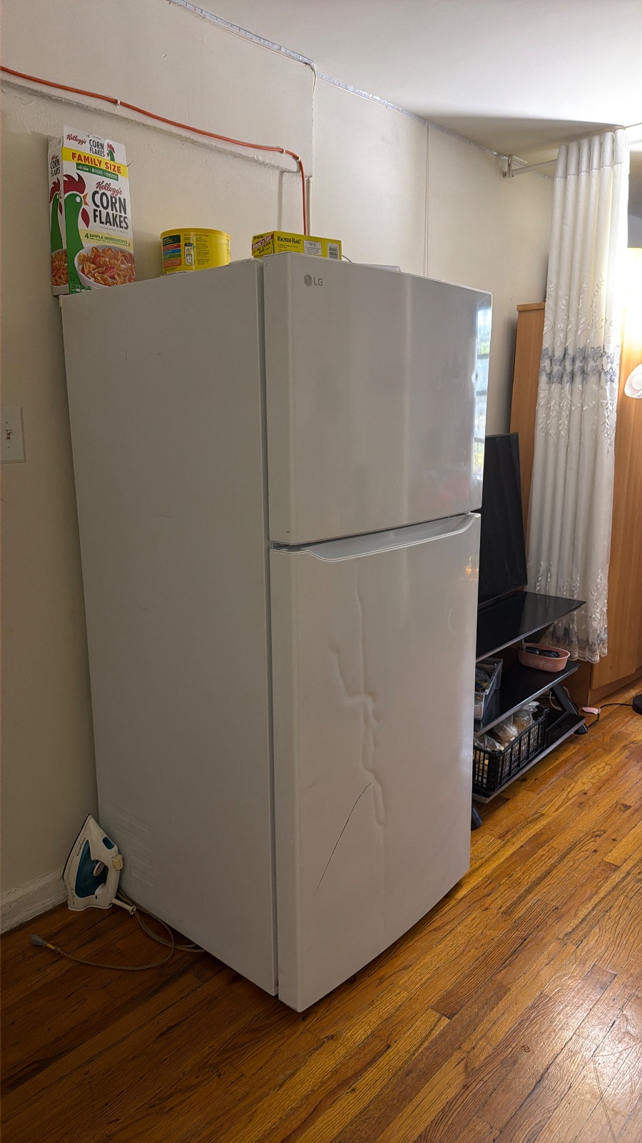 LG 20.2 Cu Ft Top Freezer Refrigerator - Like New - 2025 - Queens, NY, photo 5 of 7