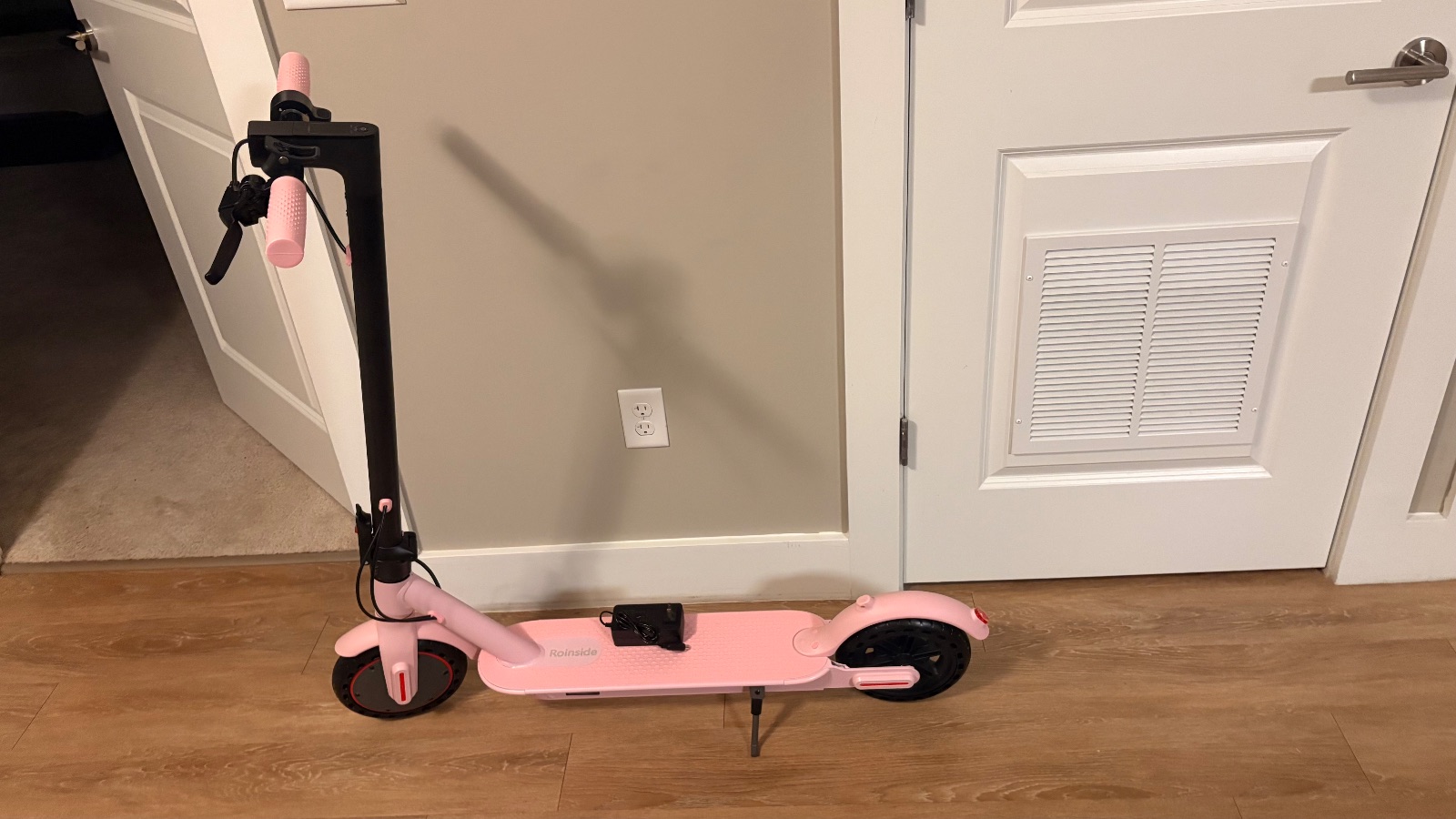 Rainside Electric Scooter, Pink - Like New – Frederick, MD, photo 4 of 4
