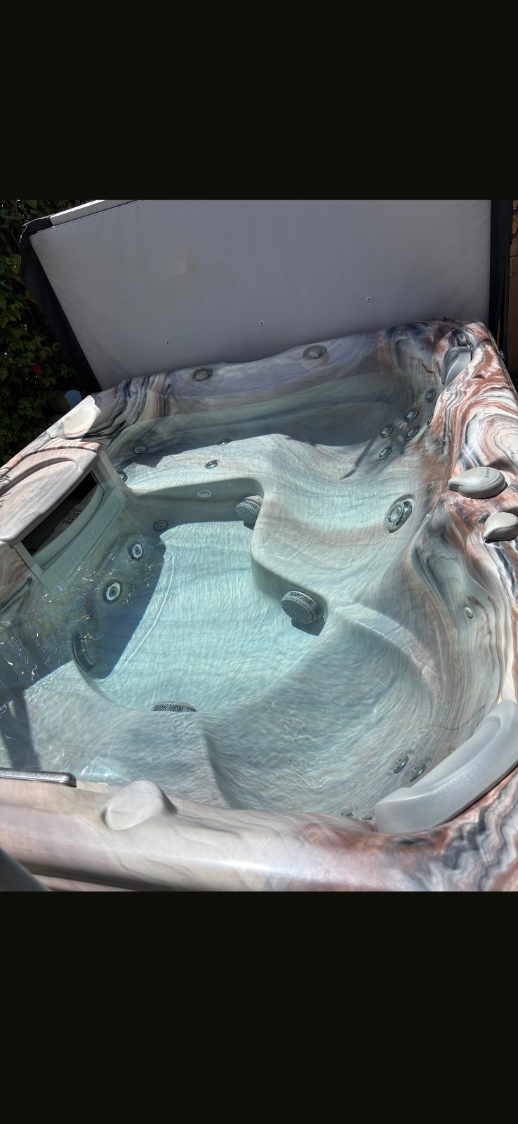 Sundance Spas Hot Tub, Includes Umbrella and Steps - Like New – Escondido, CA, photo 2 of 6
