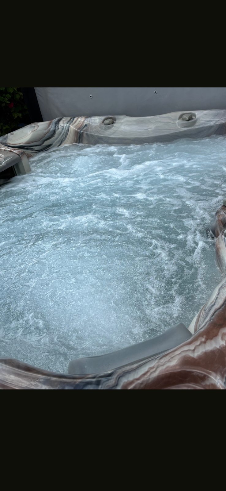 Sundance Spas Hot Tub, Includes Umbrella and Steps - Like New – Escondido, CA, photo 5 of 6