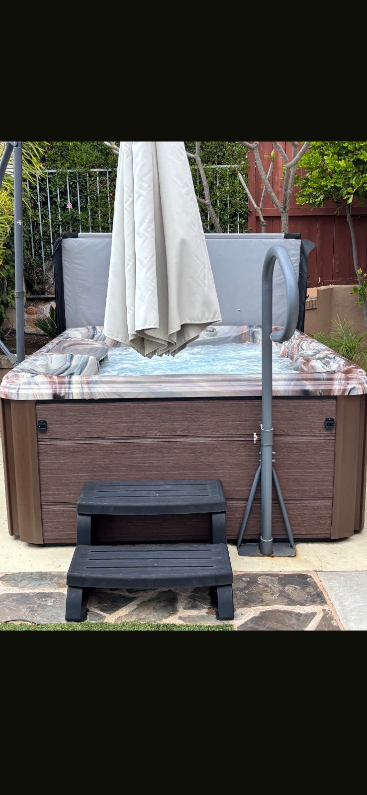Sundance Spas Hot Tub, Includes Umbrella and Steps - Like New – Escondido, CA, photo 6 of 6