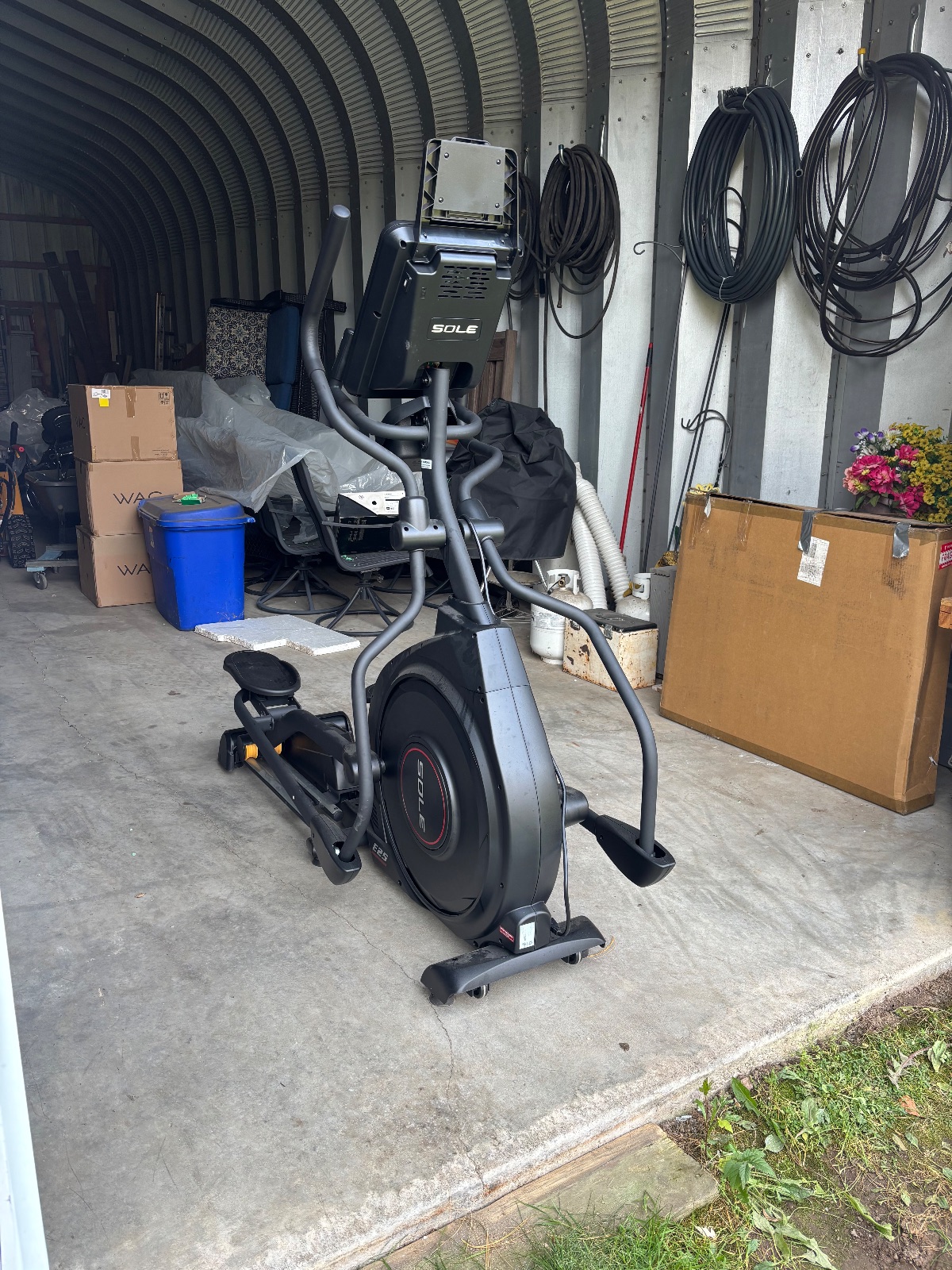 Sole E25 Elliptical - Like New - Nowthen, MN, photo 3 of 6
