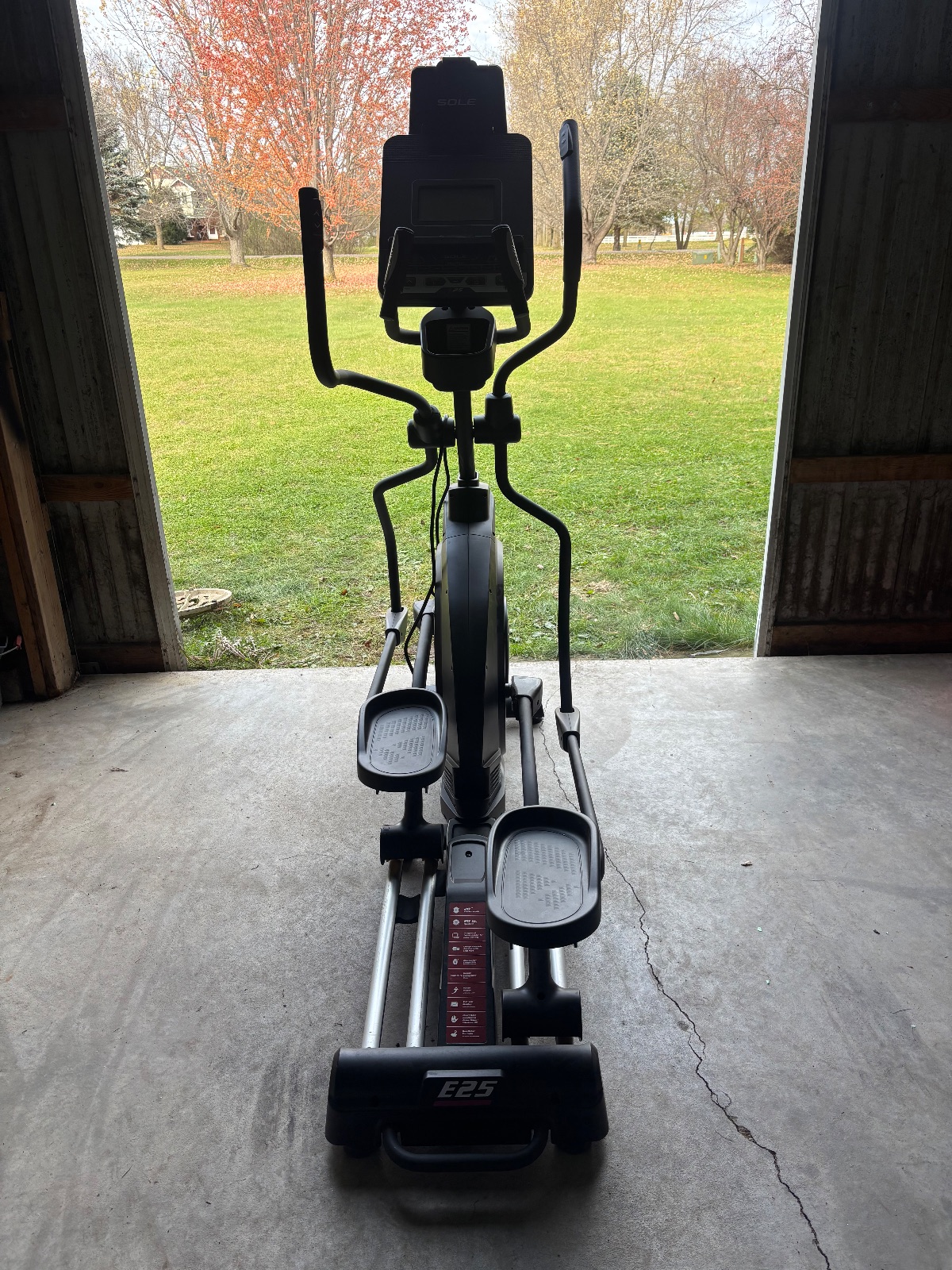 Sole E25 Elliptical - Like New - Nowthen, MN, photo 5 of 6