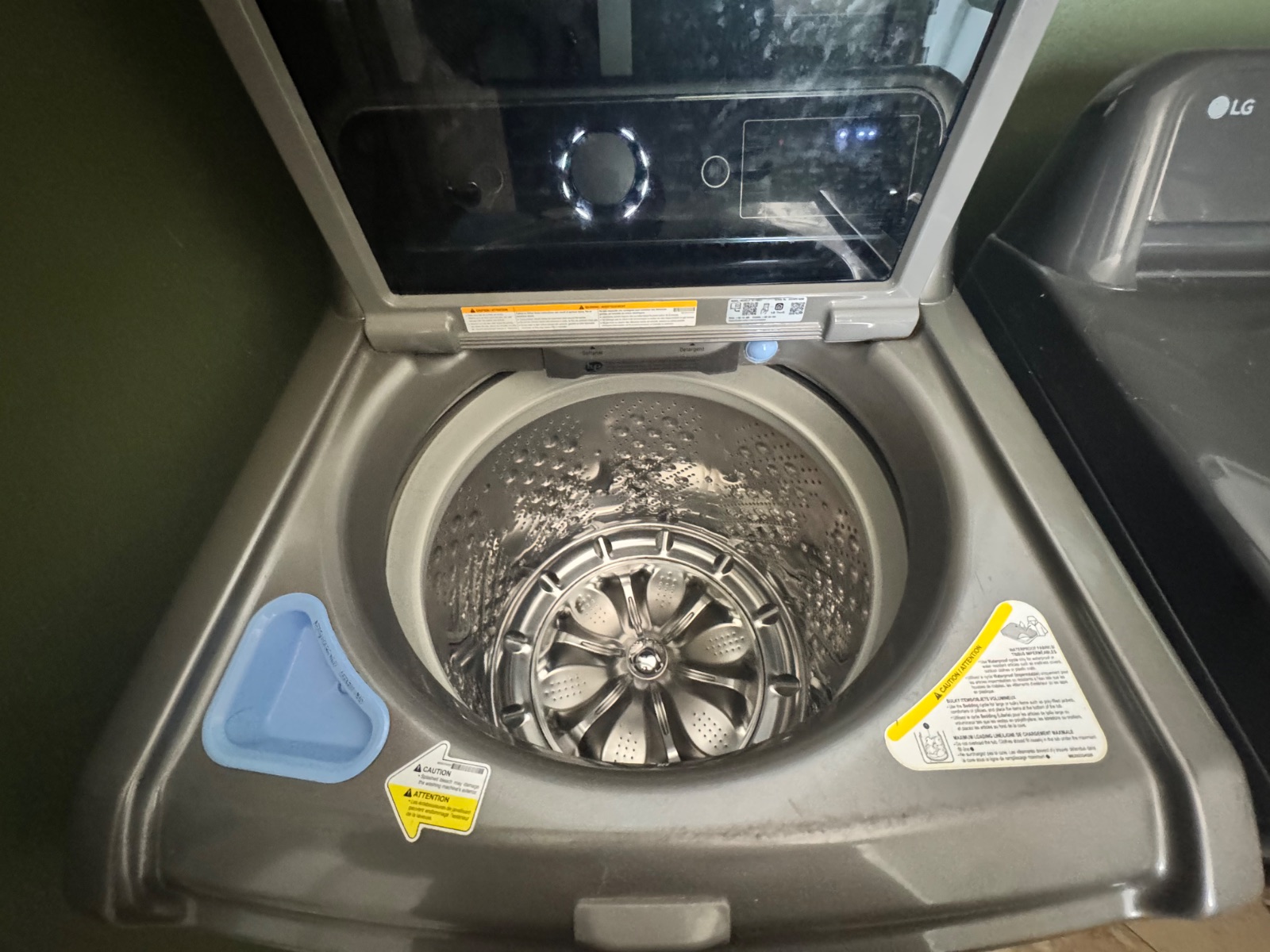 LG WT7400CV Washer and DLG6101M Gas Dryer, Smart Top Load Set - Like New - Chino, CA, photo 5 of 10