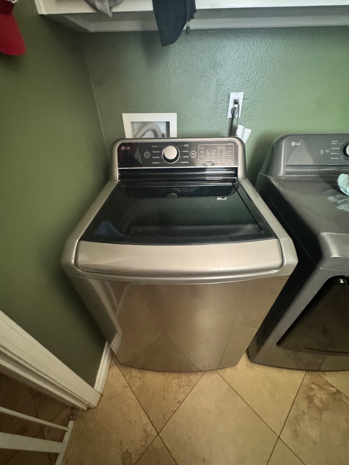 LG WT7400CV Washer and DLG6101M Gas Dryer, Smart Top Load Set - Like New - Chino, CA, photo 7 of 10
