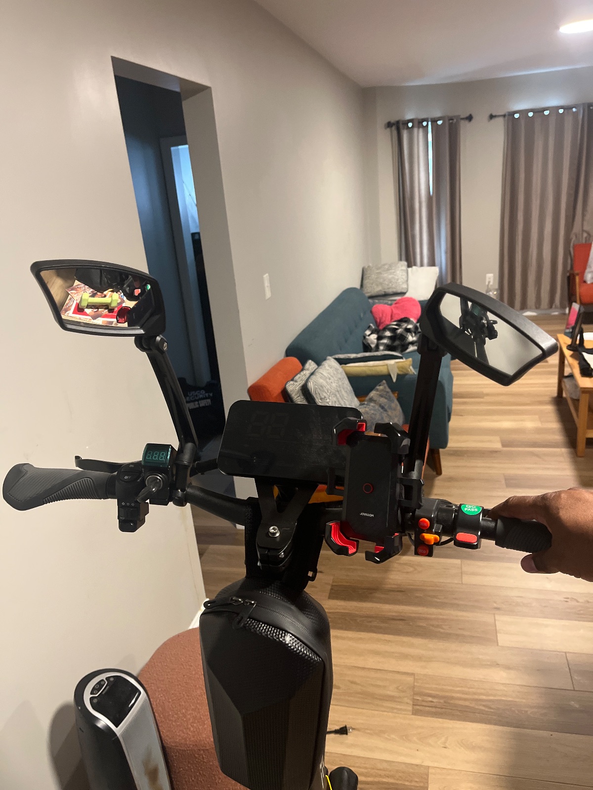 Foholo Electric Scooter With Seat and Charger - Like New – Watertown, MA, photo 4 of 4