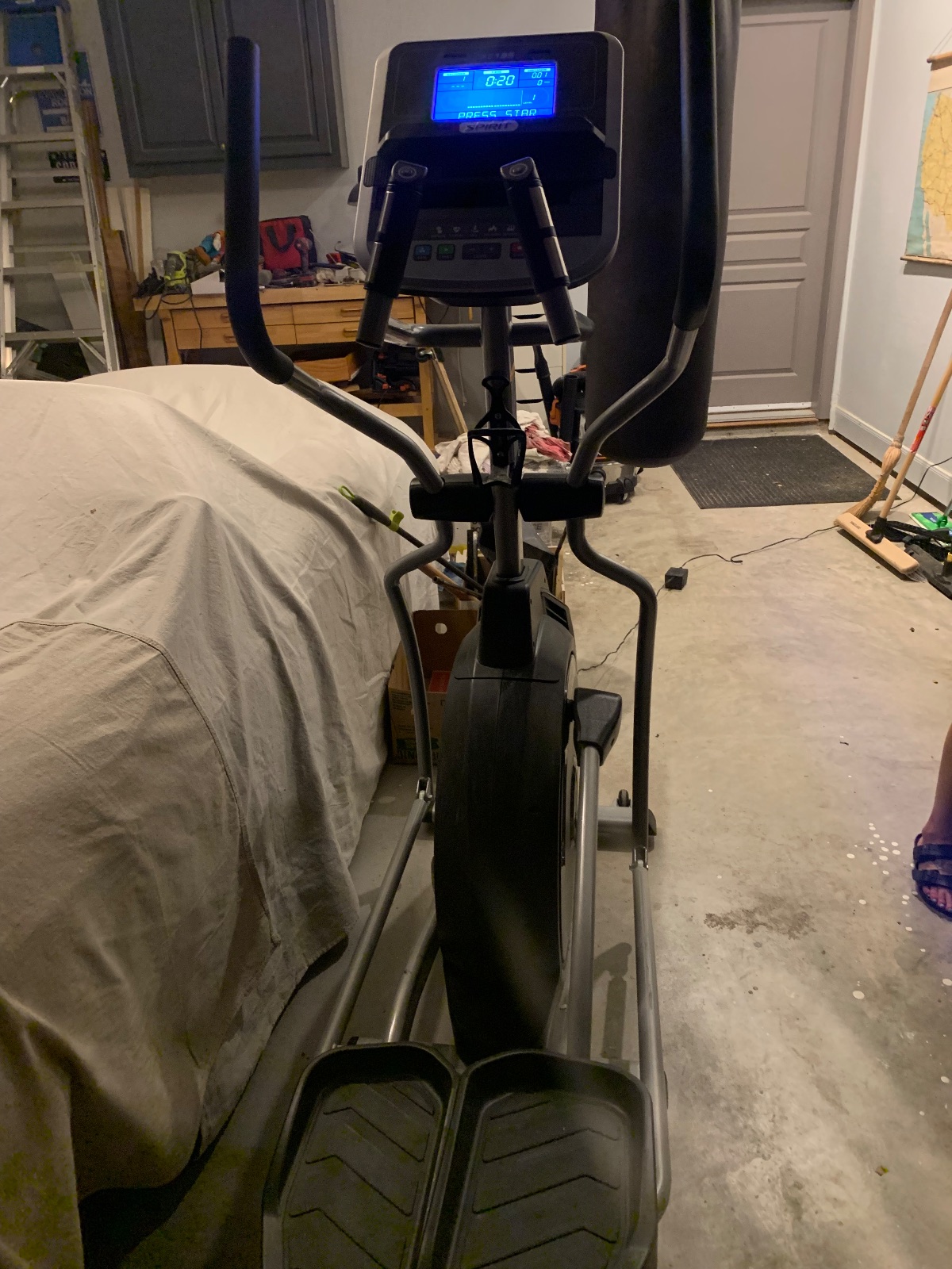 Spirit Fitness XE195 Elliptical - Like New - Pflugerville, TX, photo 3 of 7