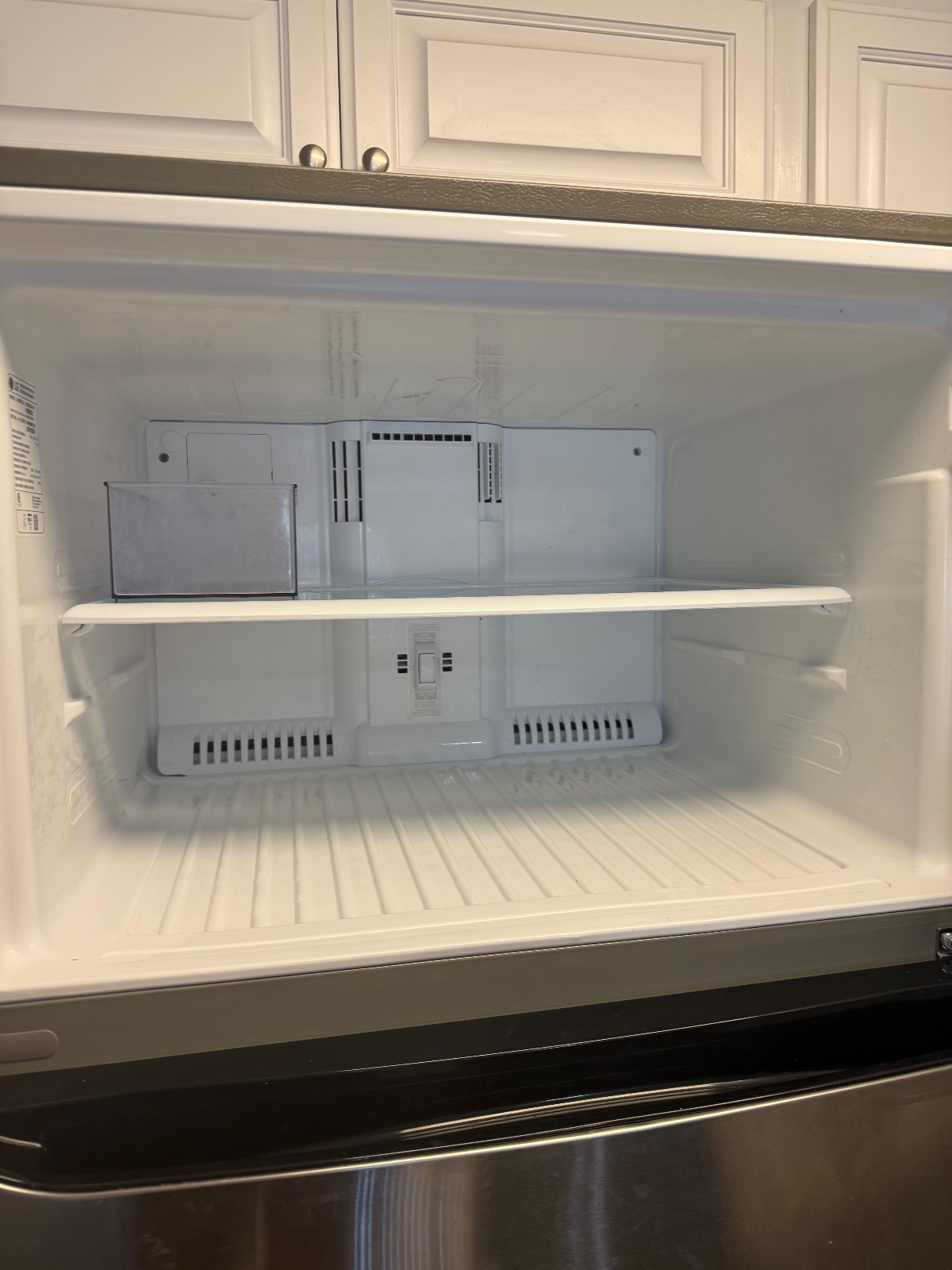 LG Top Freezer Refrigerator, Stainless Steel - Good - 2024 – Cypress, CA, photo 3 of 12