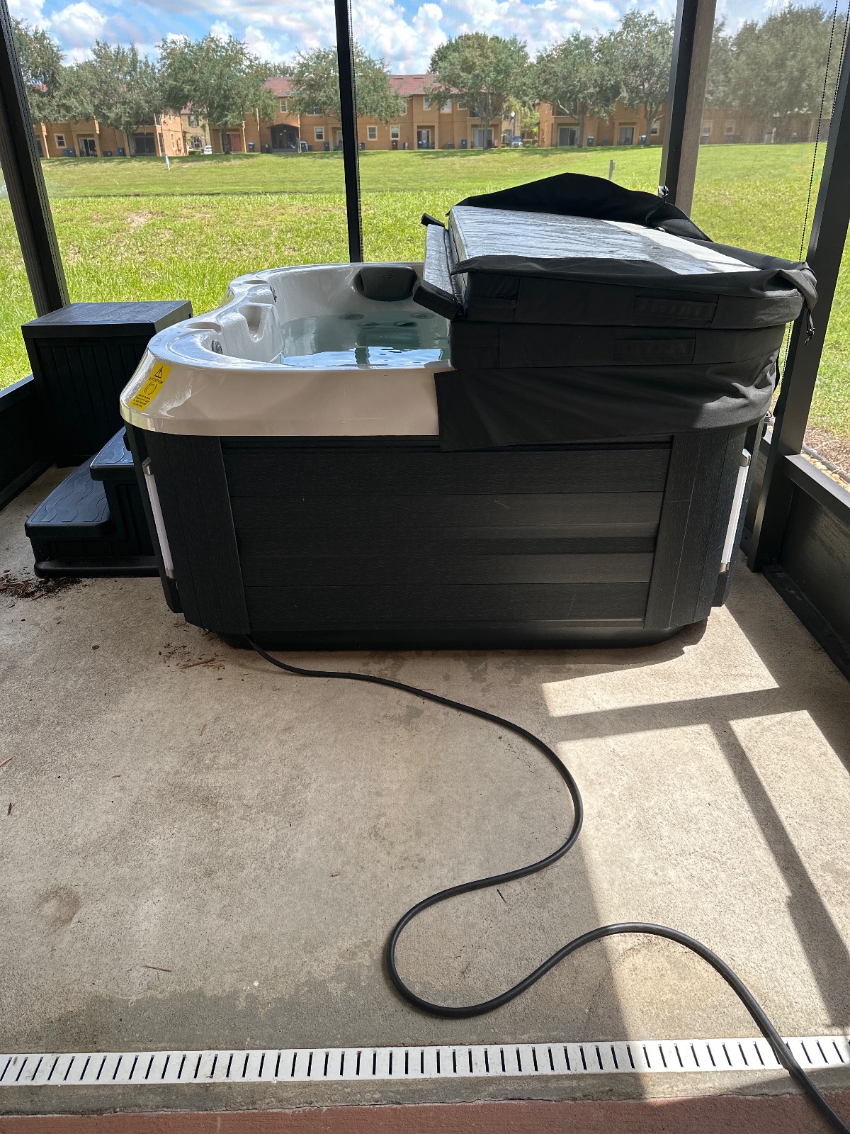 Jacuzzi Hot Tub, Includes Cover and Steps - Like New – Davenport, FL, photo 3 of 6